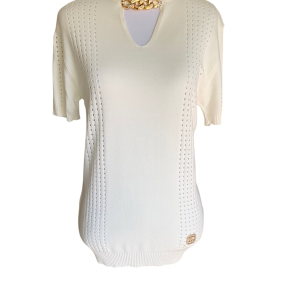 🆕 Chanel Style Ivory Knit Top with Gold Chain Detail 🆕 - Picture 3 of 10